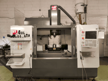 Prikaz stroja HAAS VF-4SS sprijeda