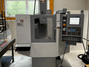 Prikaz stroja HAAS Mini-Mill HE sprijeda