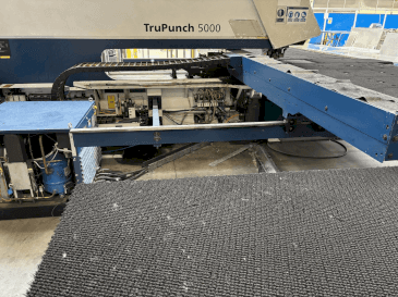 Prikaz stroja TRUMPF TRUPUNCH 5000 S10 sprijeda