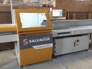 Prikaz stroja SALVADOR Superpush 200 sprijeda