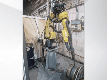 Prikaz stroja FANUC ARC Mate 100iC sprijeda