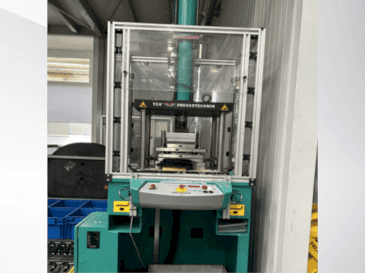 Prikaz  stroja TOX MAG 008.261.A.001  sprijeda