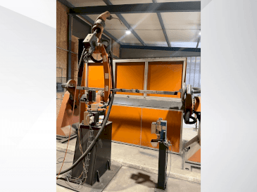 Prikaz stroja KUKA KR8 R2100-2 arc HW sprijeda