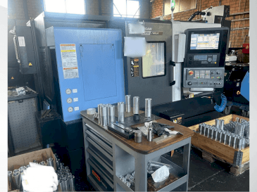Prikaz stroja DOOSAN LYNX 2100LSYA sprijeda