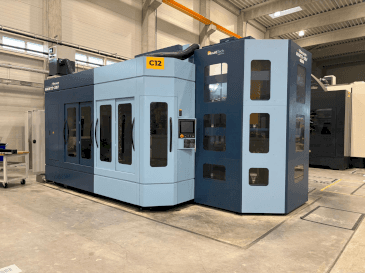 Prikaz  stroja Matsuura MAM72-35V  sprijeda