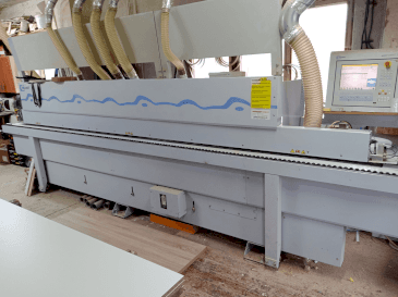 Prikaz stroja BRANDT Highflex 1440 sprijeda