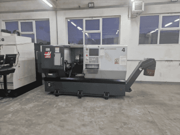 Prikaz  stroja HAAS ST-30Y  sprijeda