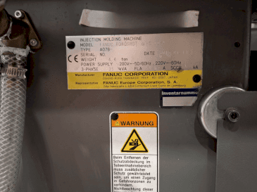 Prikaz stroja FANUC Roboshot S100iA sprijeda