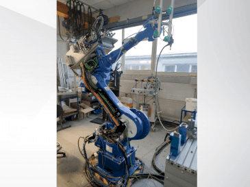 Prikaz stroja Yaskawa 6VX88 sprijeda