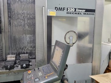 Prikaz  stroja DECKEL MAHO DMF 220 Linear  sprijeda