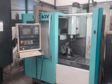 Prikaz stroja DECKEL DMC-63V sprijeda