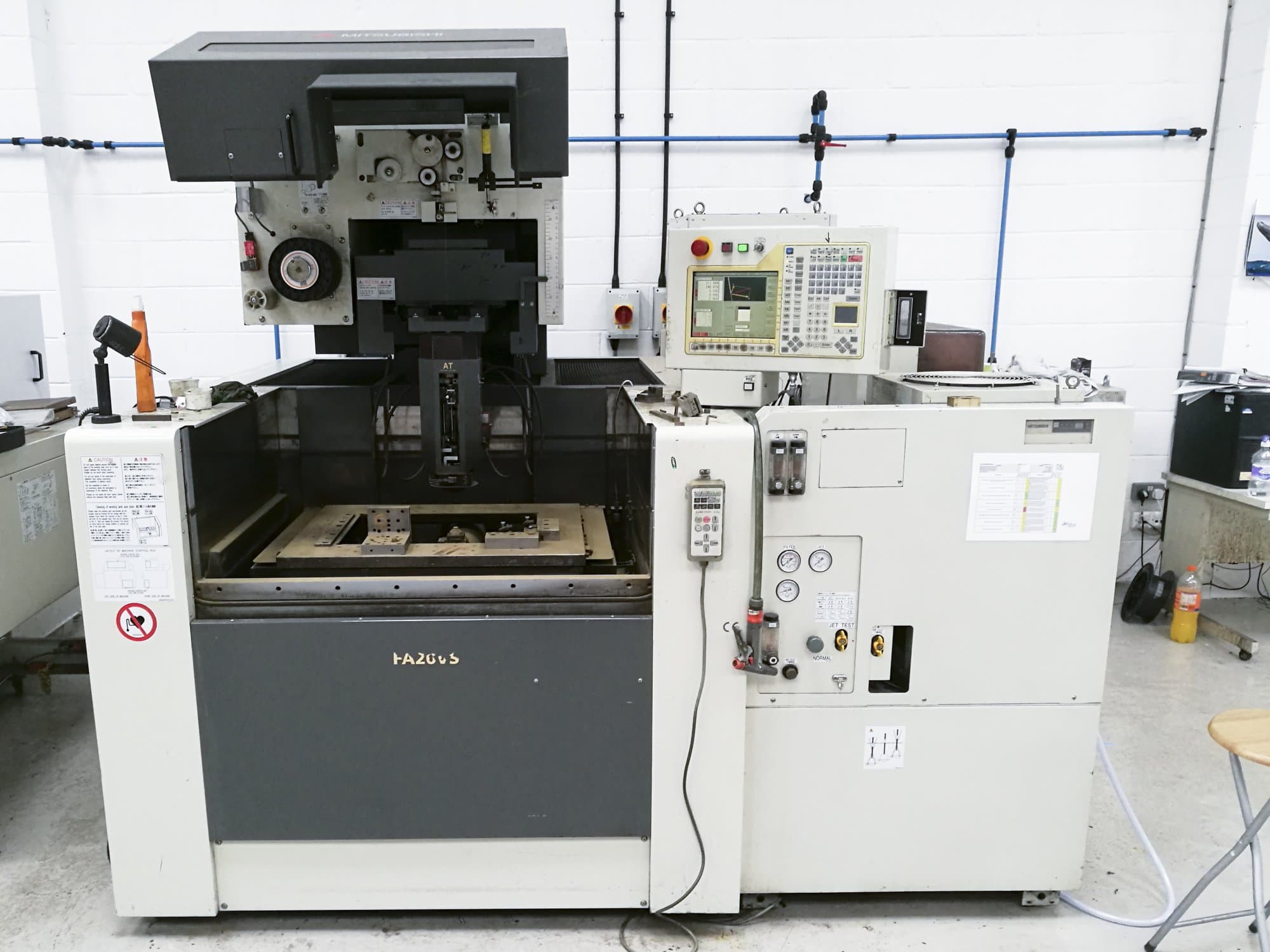 Prikaz stroja Mitsubishi Electric FA20-VS sprijeda