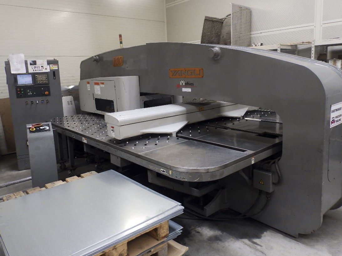 Prikaz stroja Yangli T30 slijeva