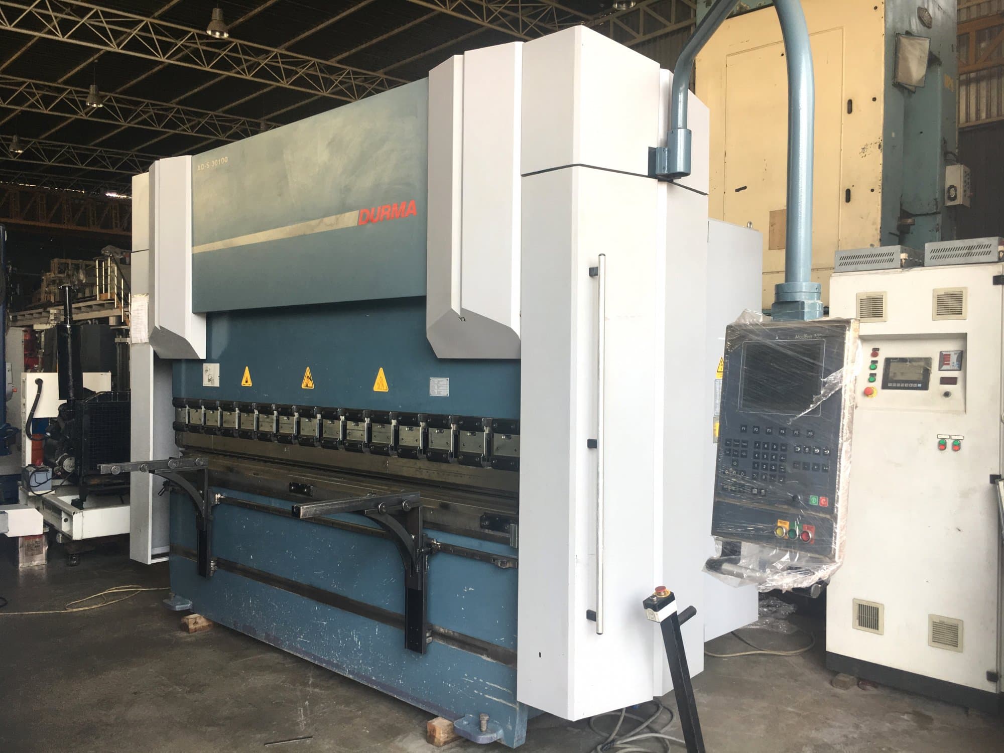 Prikaz stroja Durma AD-S 30100 zdesna