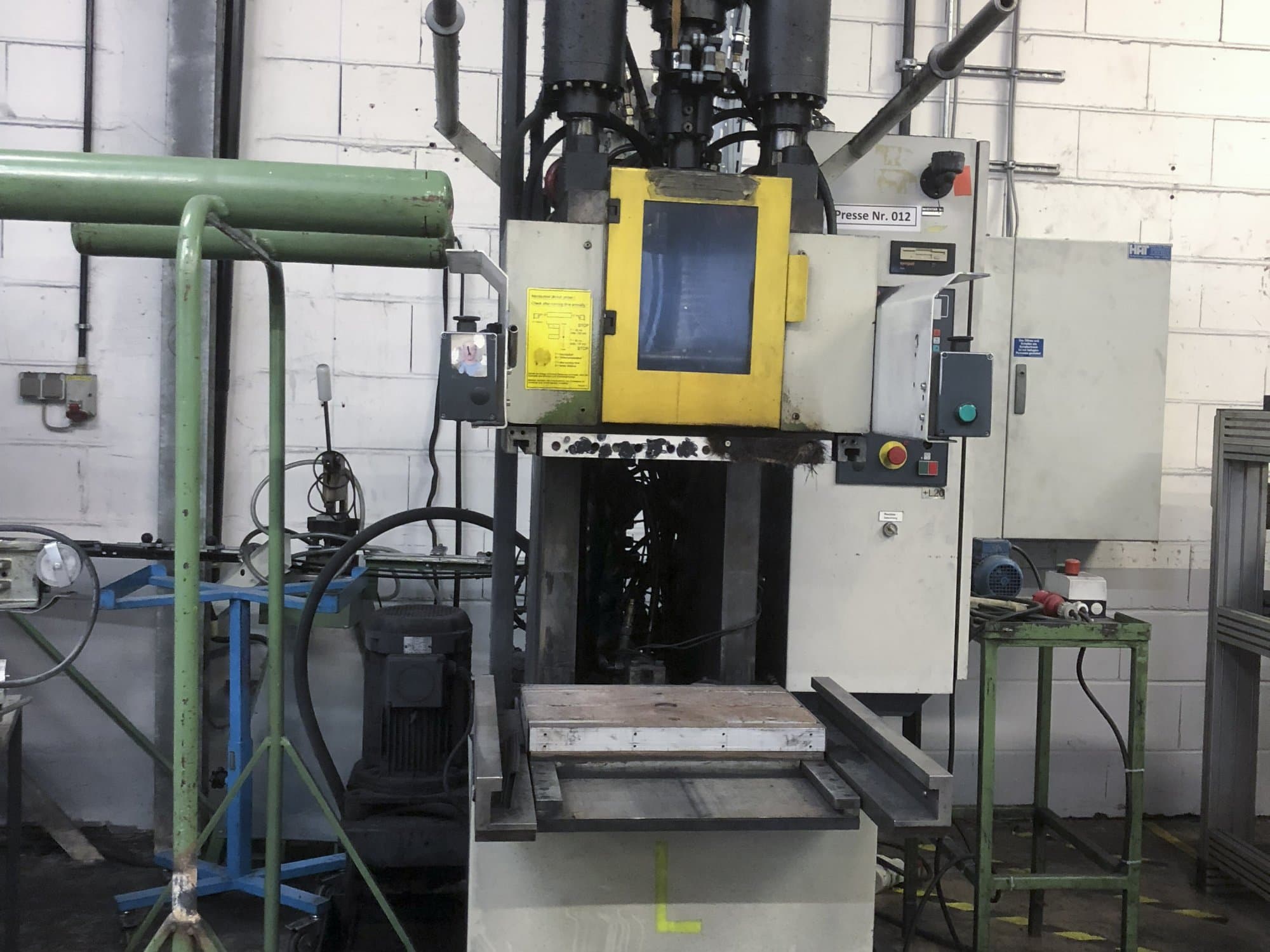 Prikaz stroja Kloeckner Desma 956.050 ZO sprijeda