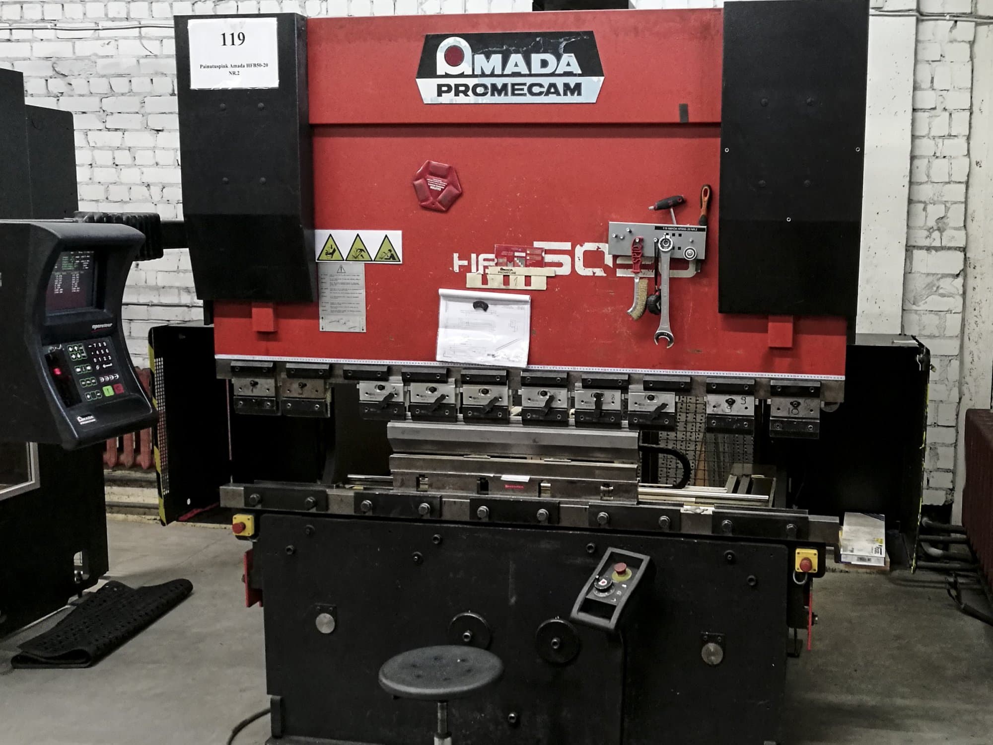Prikaz stroja AMADA HFB0 50-20 sprijeda