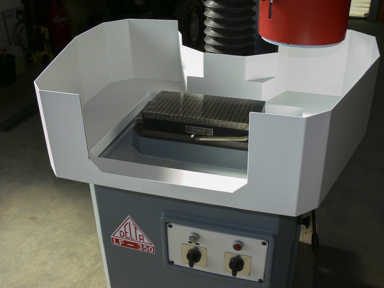 Prikaz stroja DELTA LF-350 sprijeda