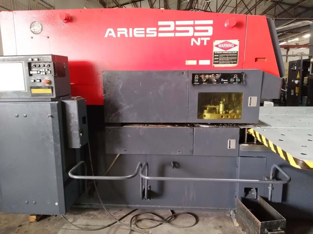 Prikaz 1 stroja AMADA ARIES 255NT sprijeda