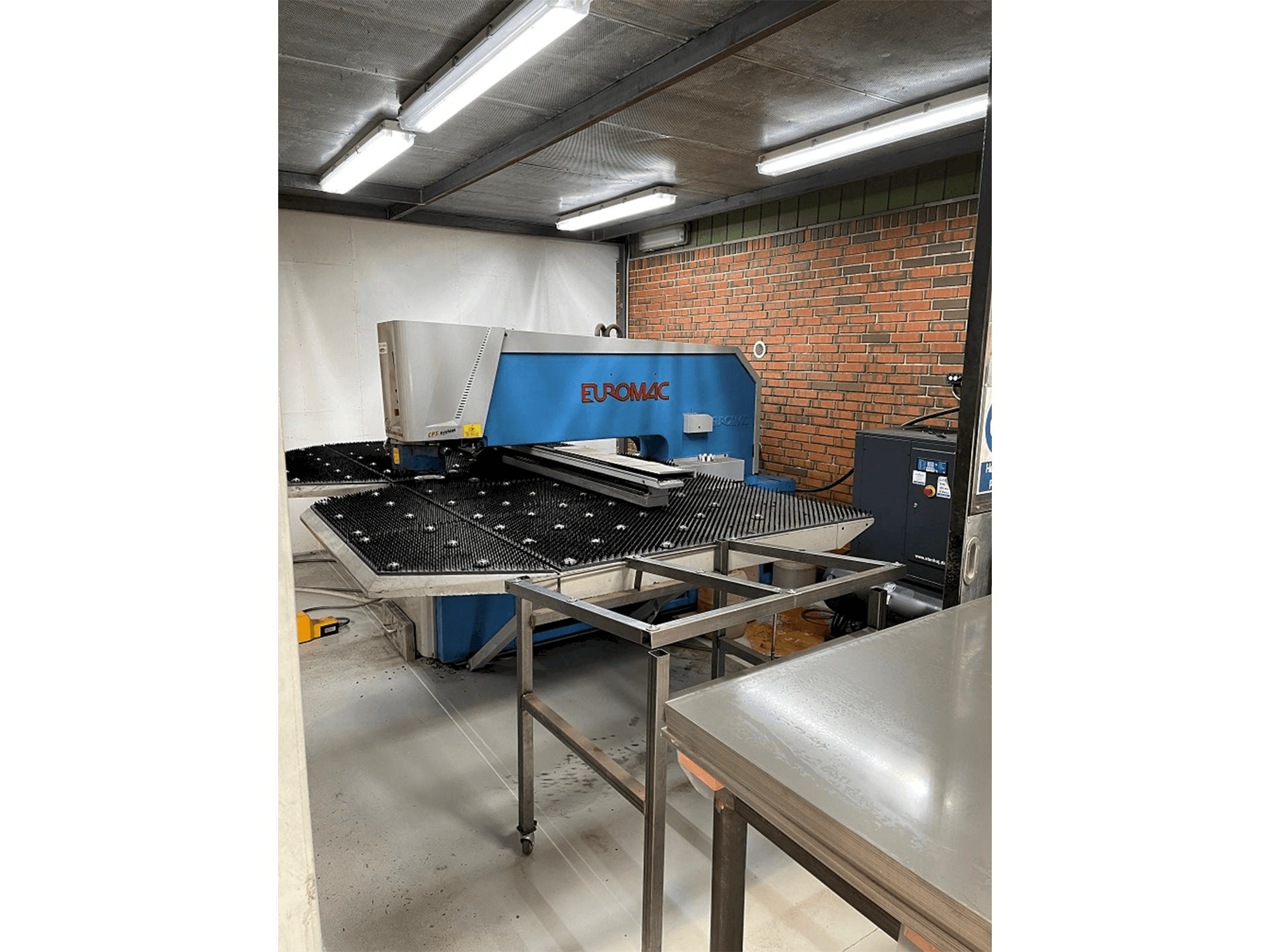 Prikaz stroja Euromac ZX 1250/30 sprijeda