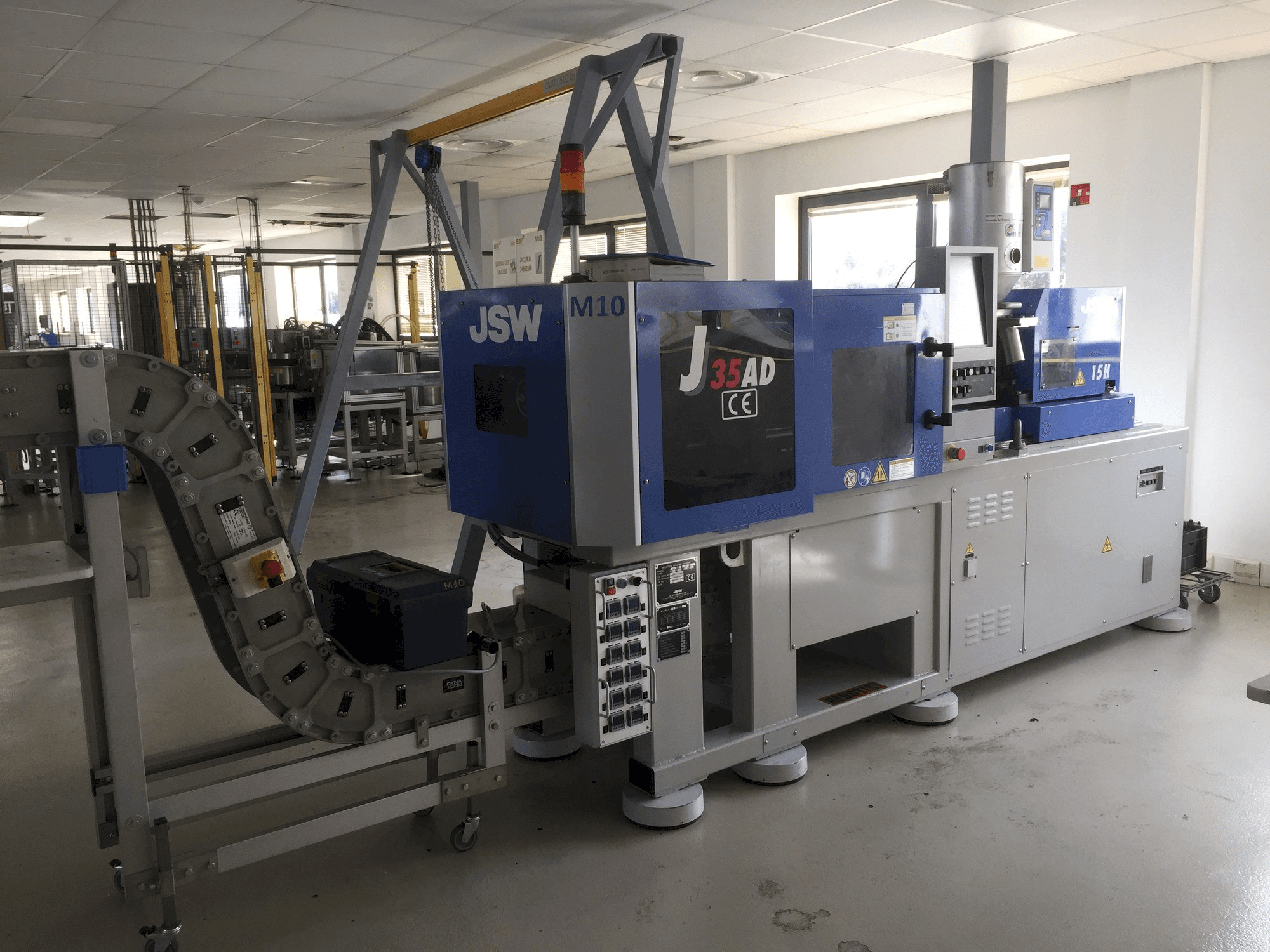 Prikaz stroja JSW J 35 AD 15 H sprijeda