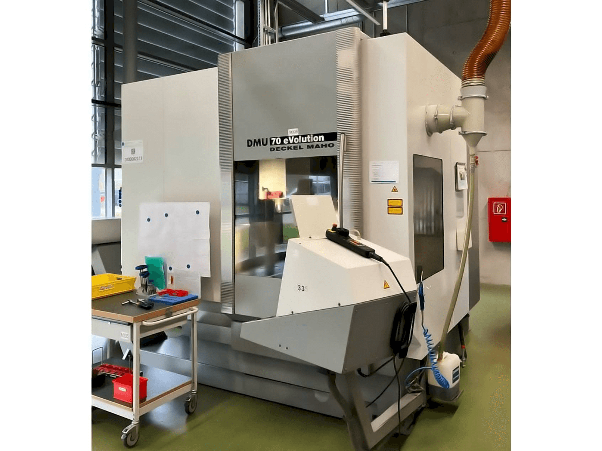 Prikaz stroja DECKEL MAHO DMU 70 Evolution sprijeda