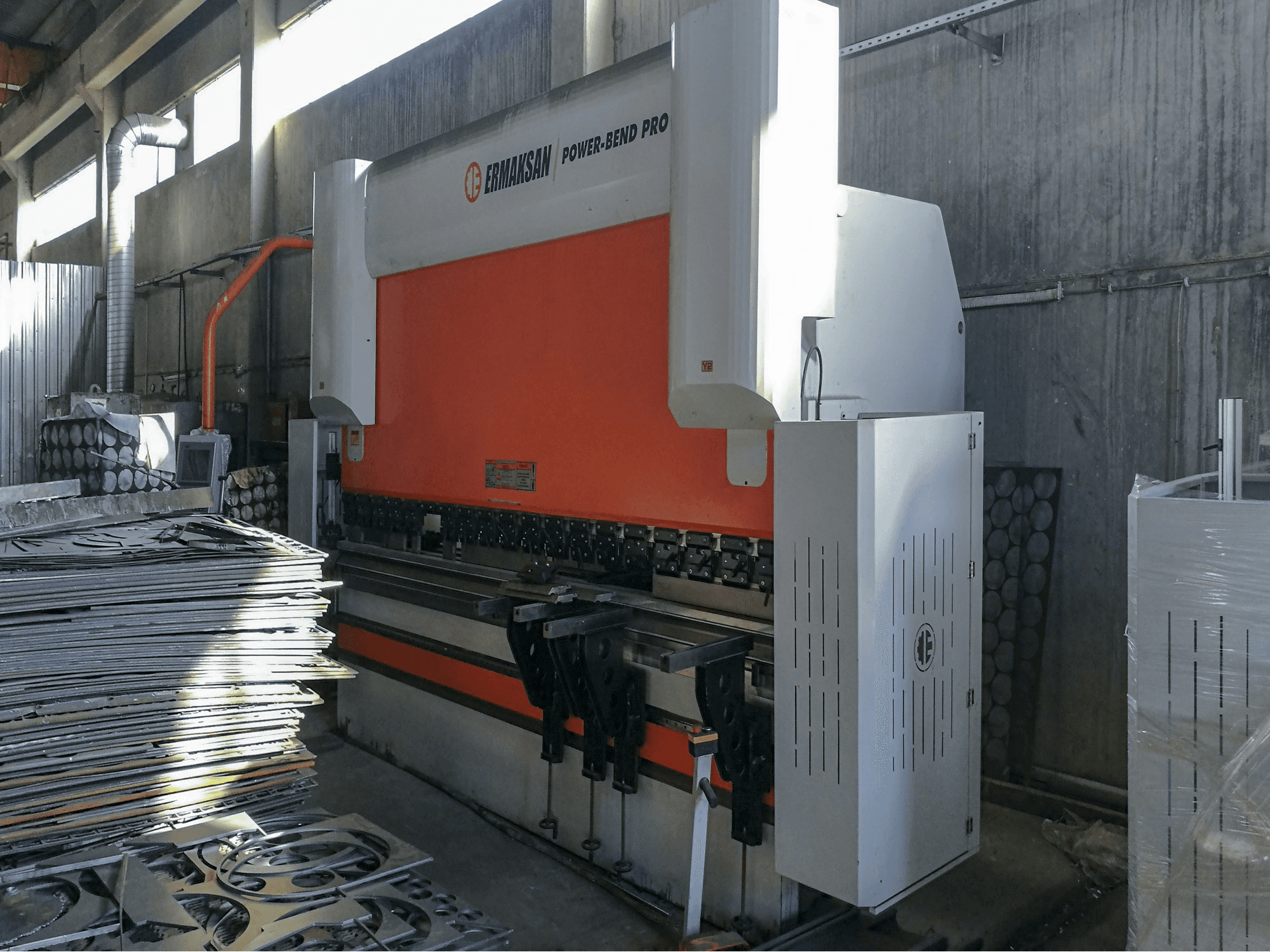Prikaz stroja ERMAKSAN POWER-BEND PRO zdesna