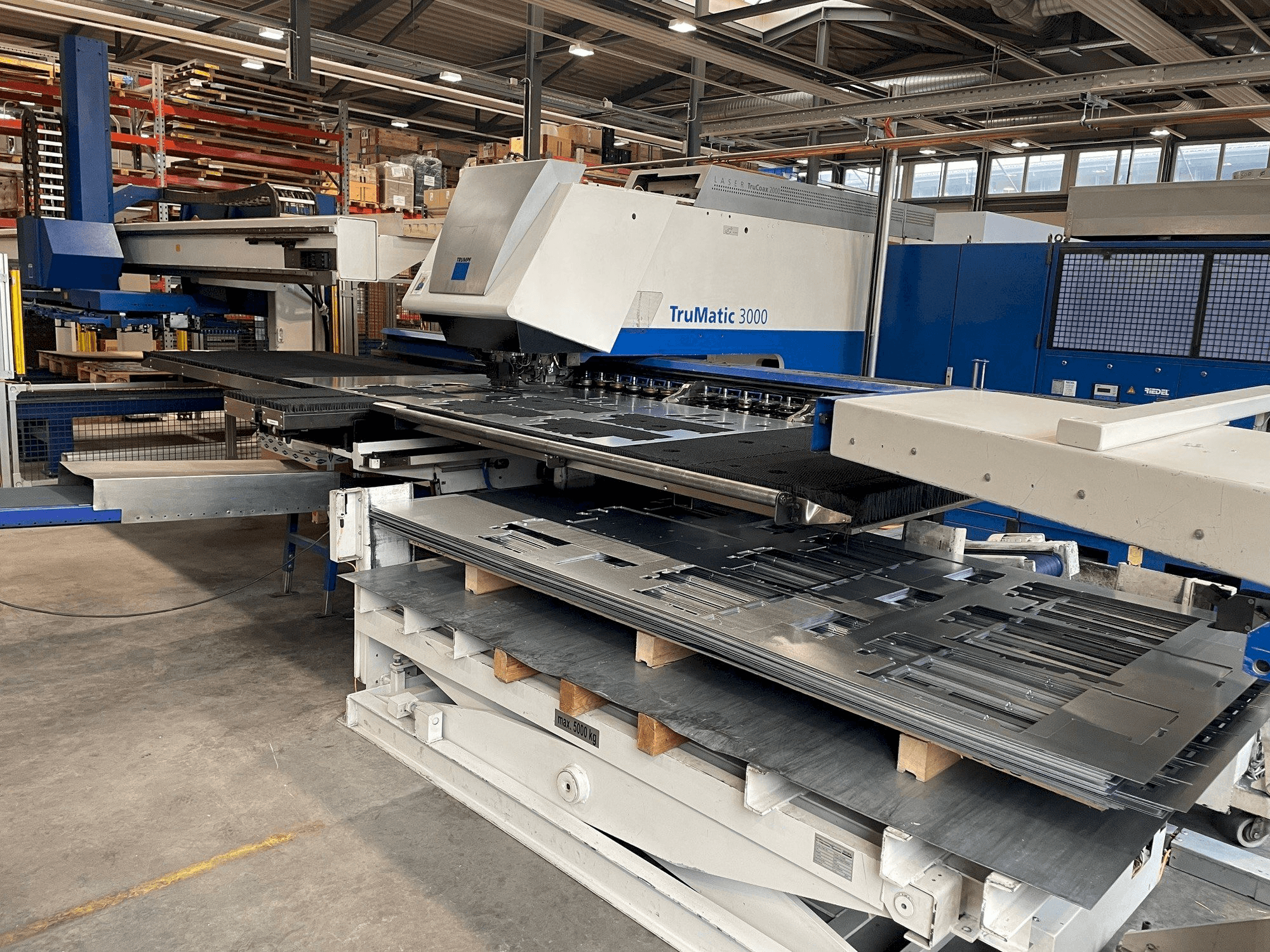 Prikaz stroja TRUMPF Trumatic 3000 sprijeda