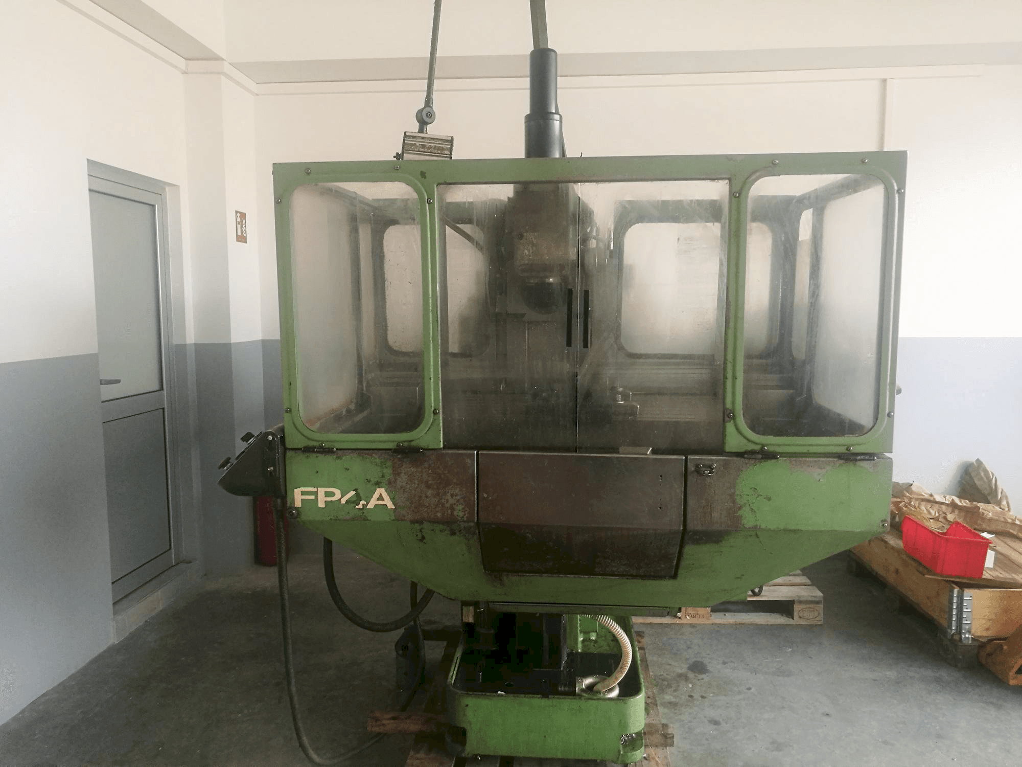 Prikaz stroja DECKEL FP4A sprijeda