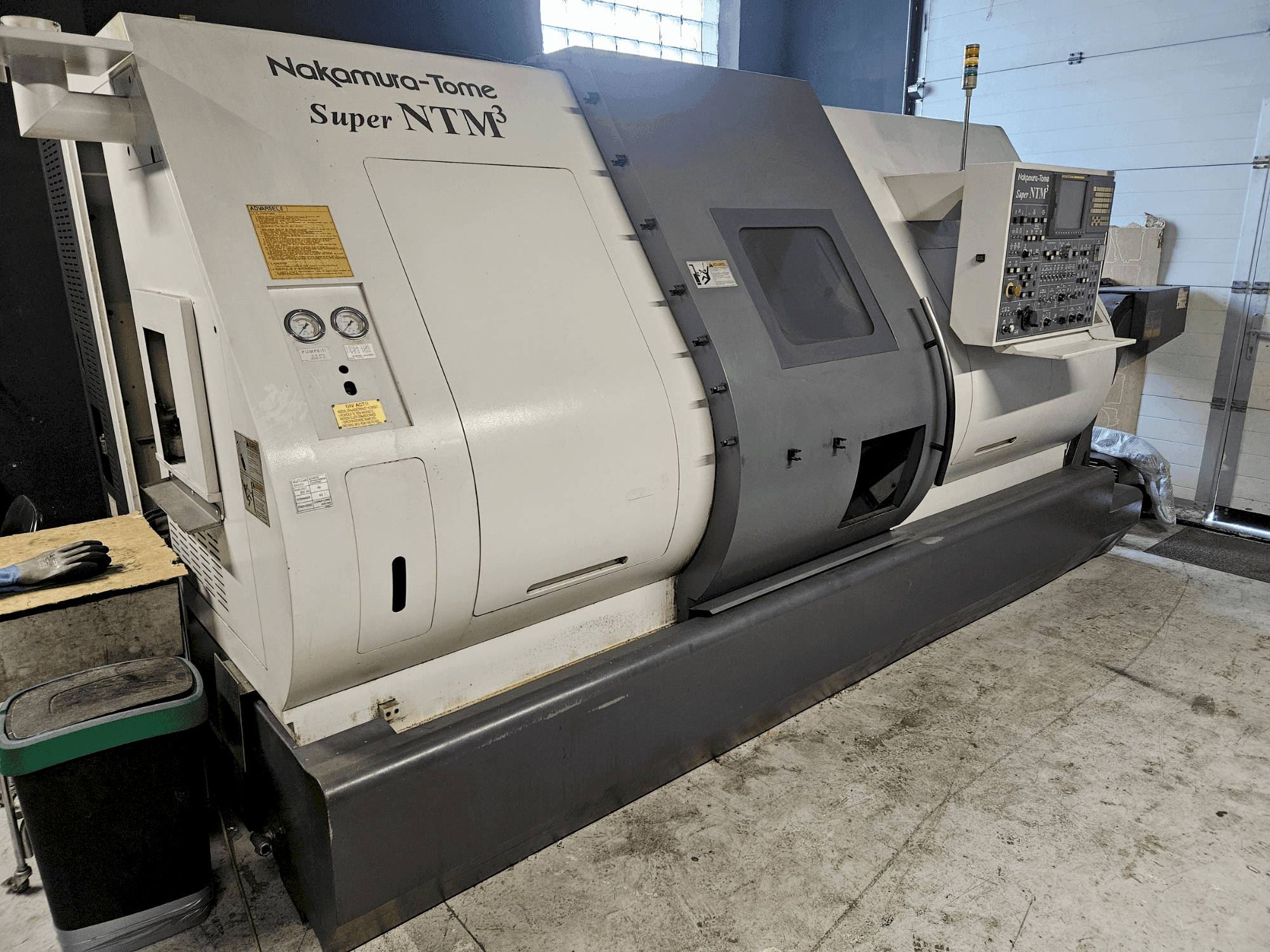 Prikaz stroja NAKAMURA-TOME Super NTM3 sprijeda