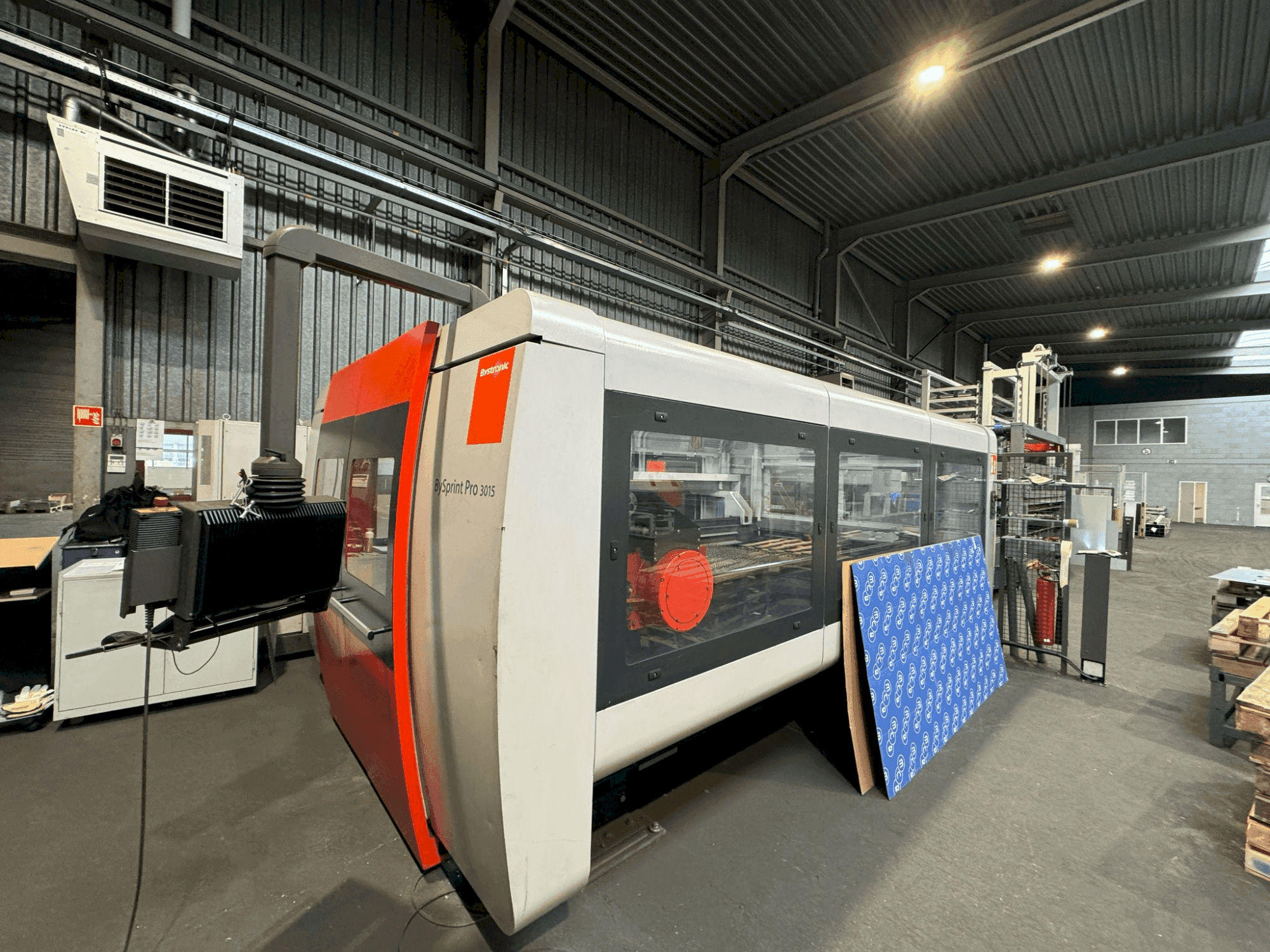 Prikaz stroja Bystronic BySprint Pro 3015 sprijeda
