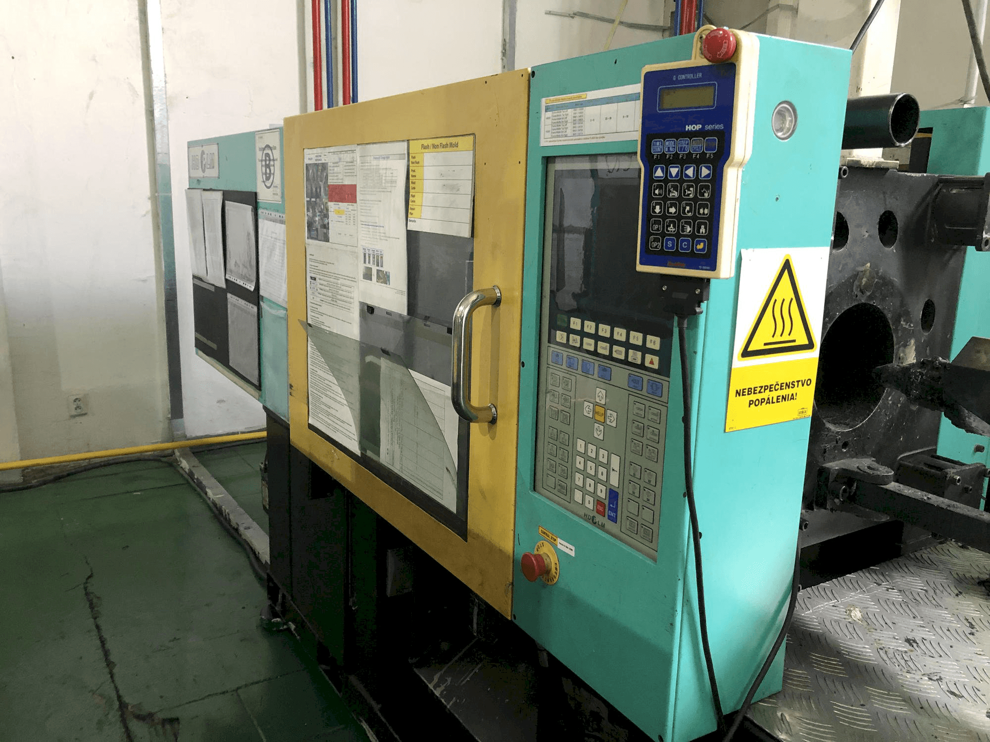 Prikaz stroja Hyundai K-120V sprijeda