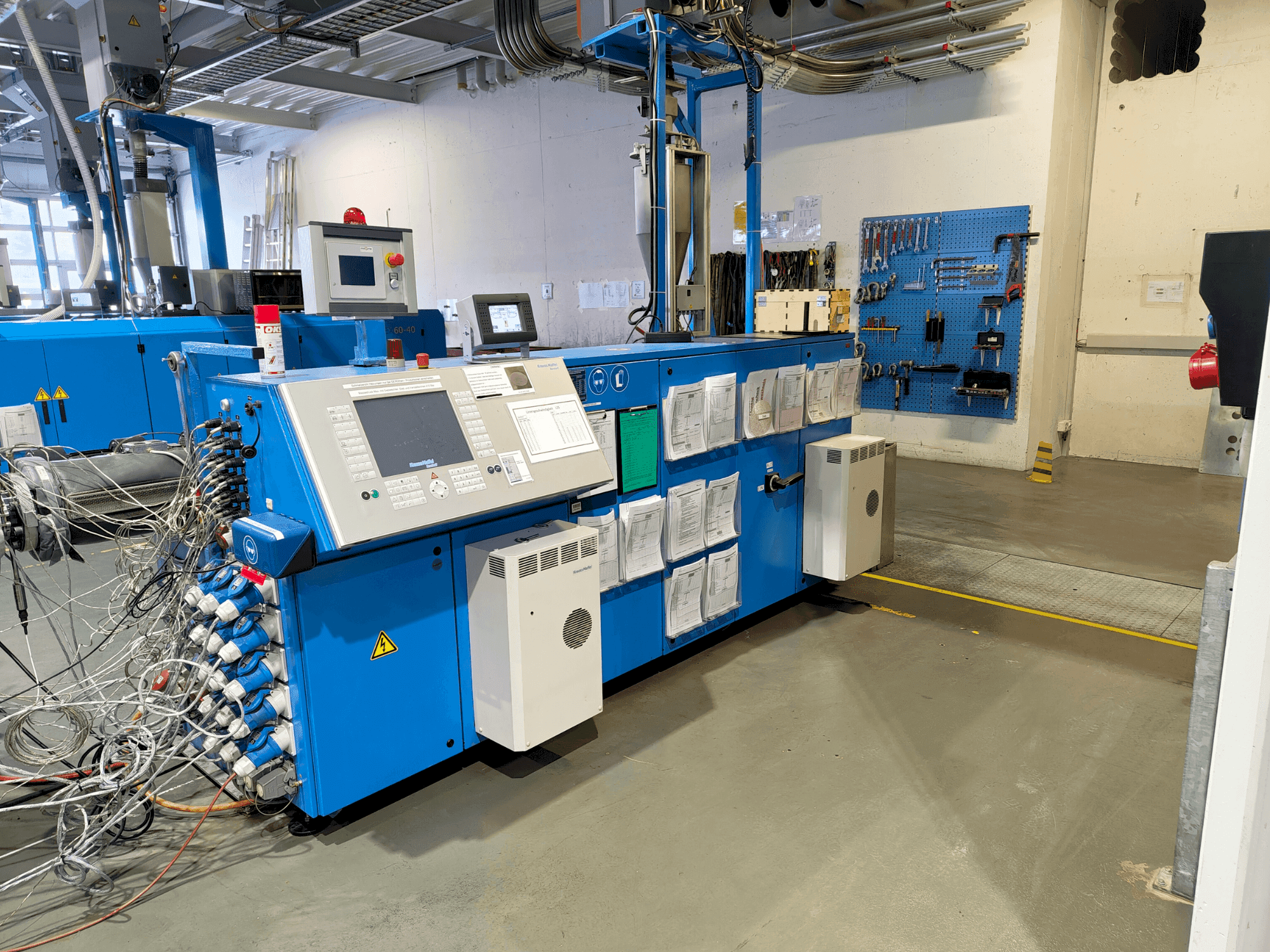 Prikaz stroja Krauss Maffei KME 75-36 R AC sprijeda