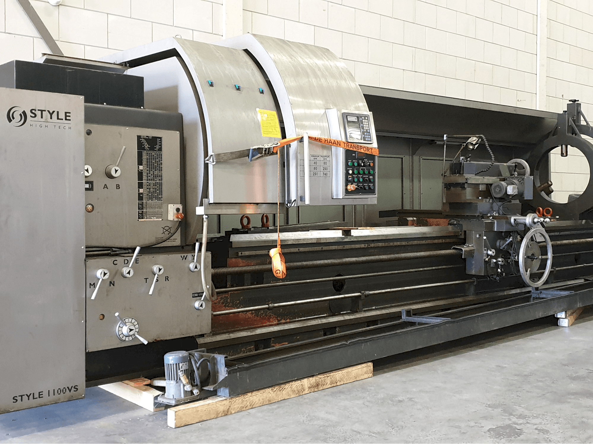 Prikaz stroja STYLE 1100VS sprijeda