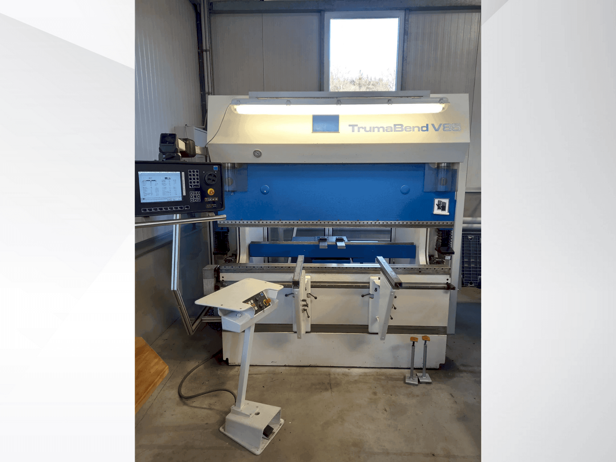 Prikaz stroja TRUMPF TrumaBend V85 sprijeda