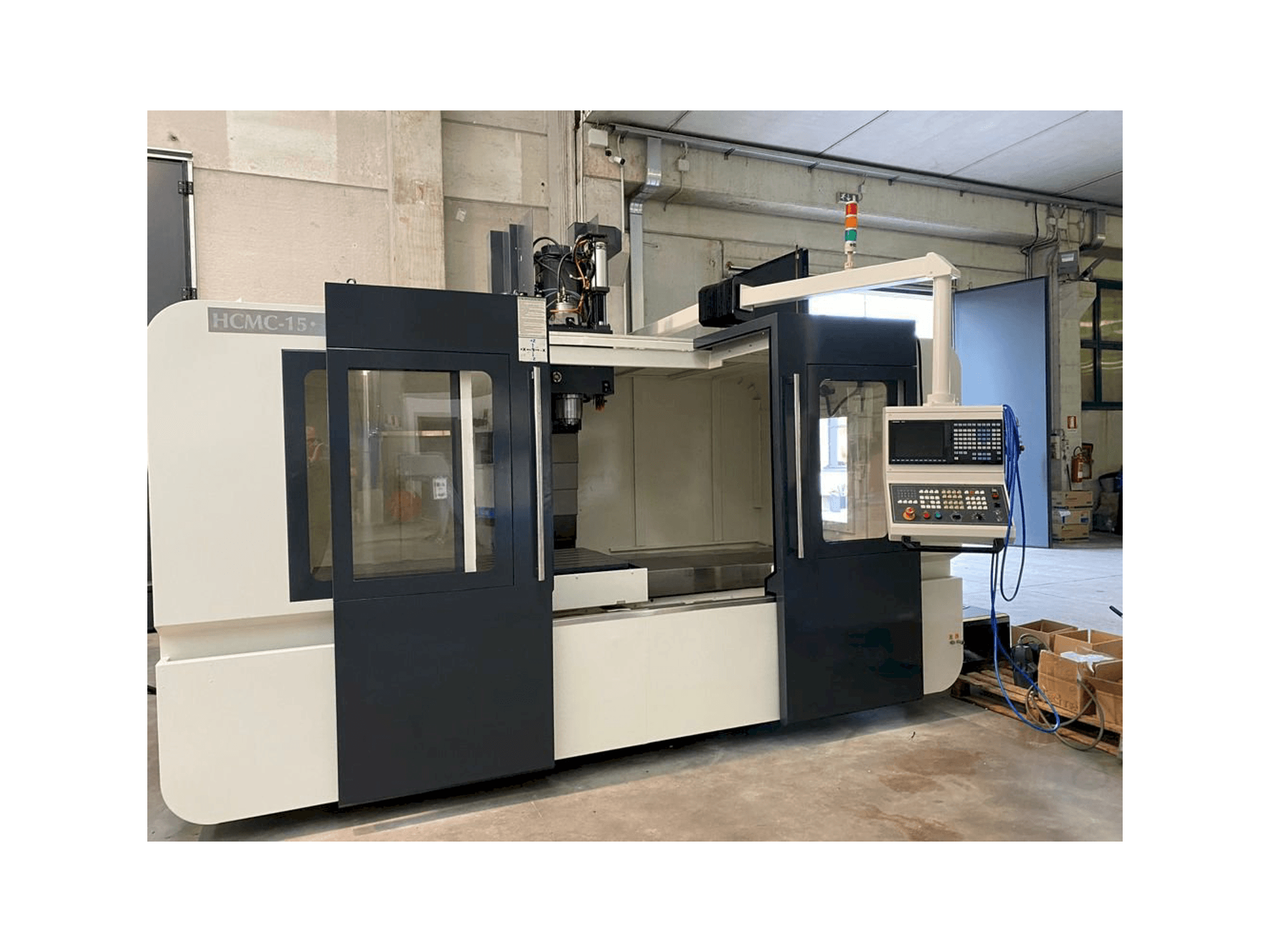 Prikaz stroja Hartford HCMC-15 sprijeda