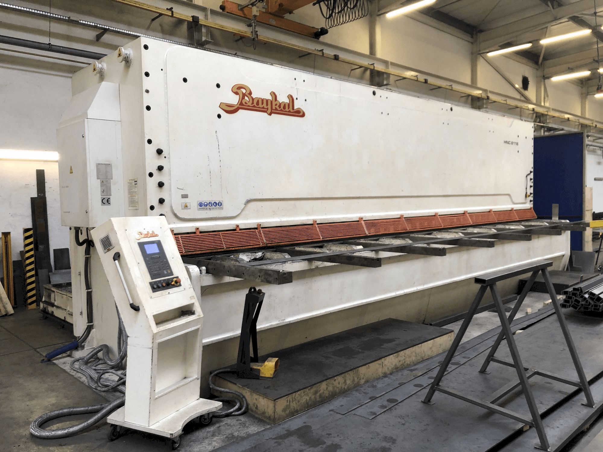 Prikaz stroja Baykal HNC 8116 sprijeda