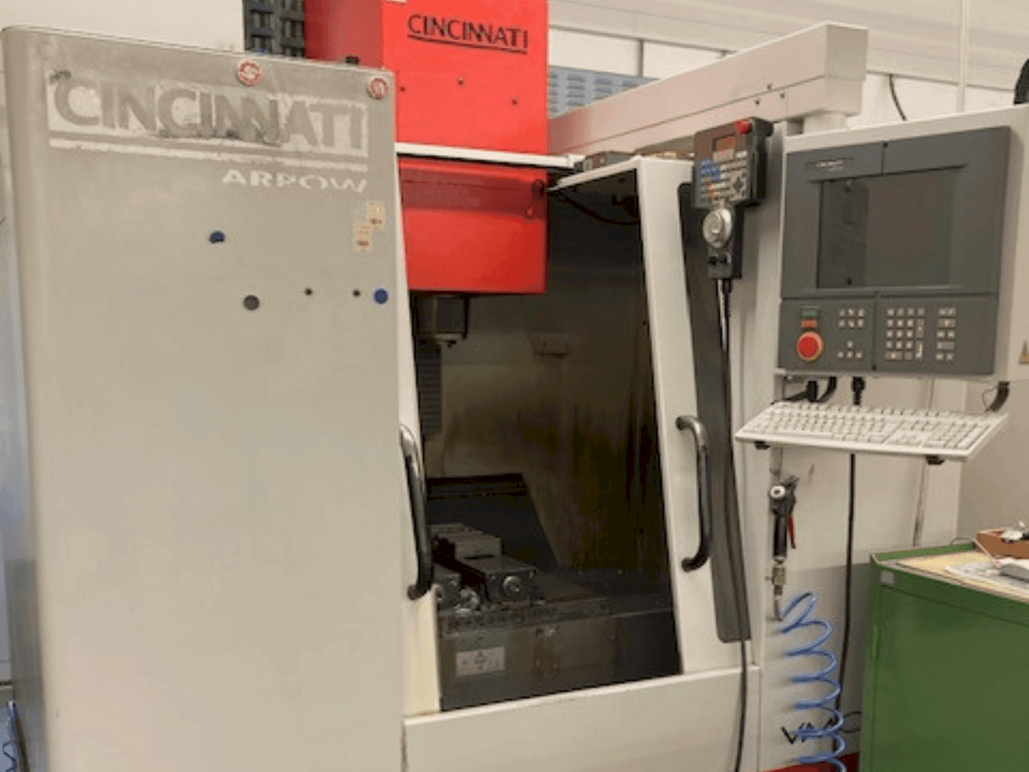 Prikaz stroja Cincinnati Arrow 500 sprijeda