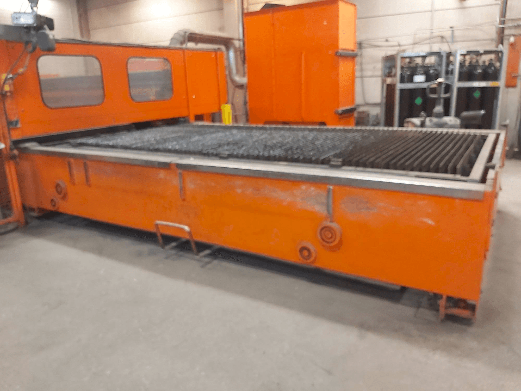 Prikaz stroja Bystronic BTL 4020 sprijeda