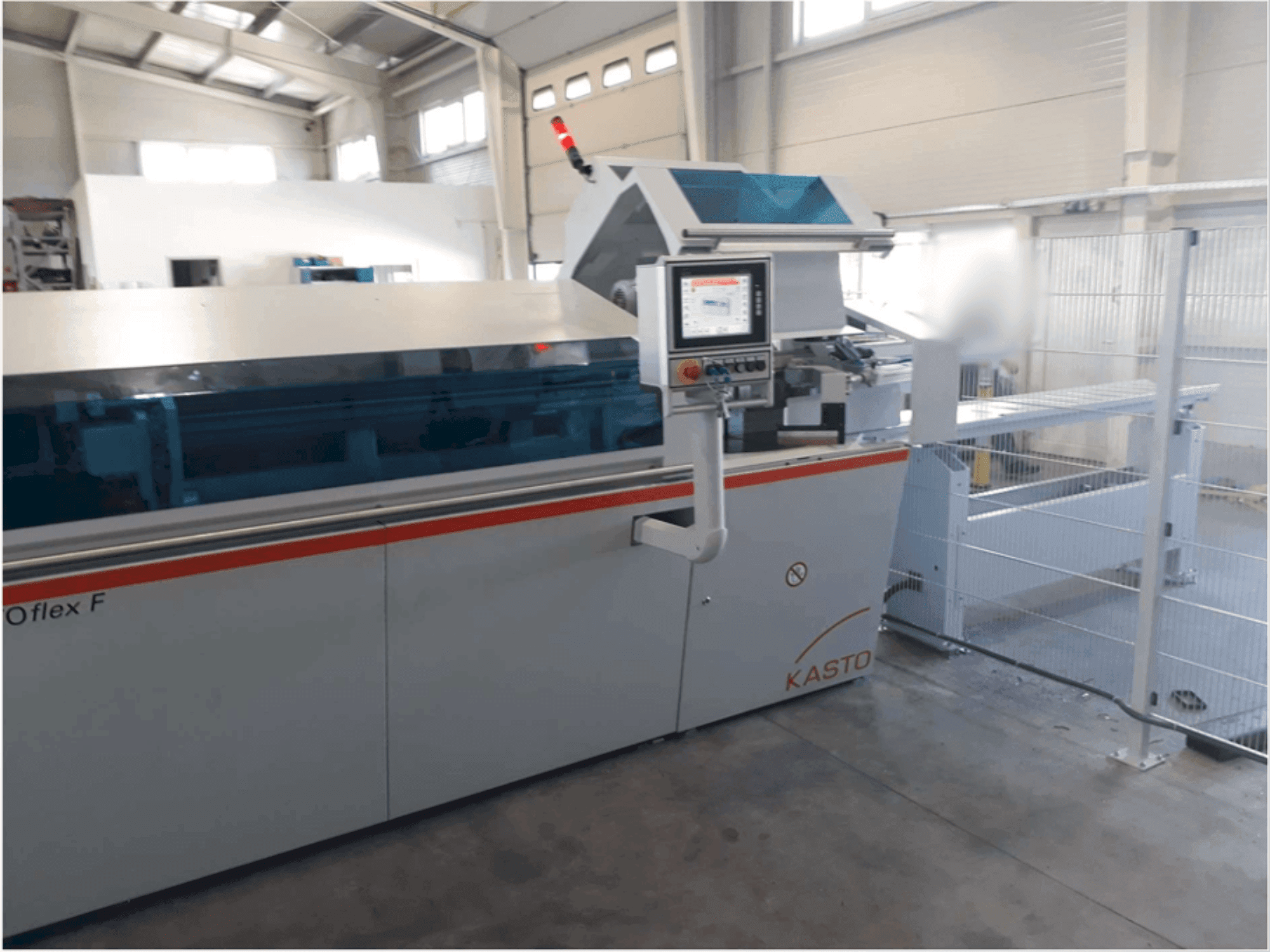 Prikaz stroja KASTO flex F sprijeda