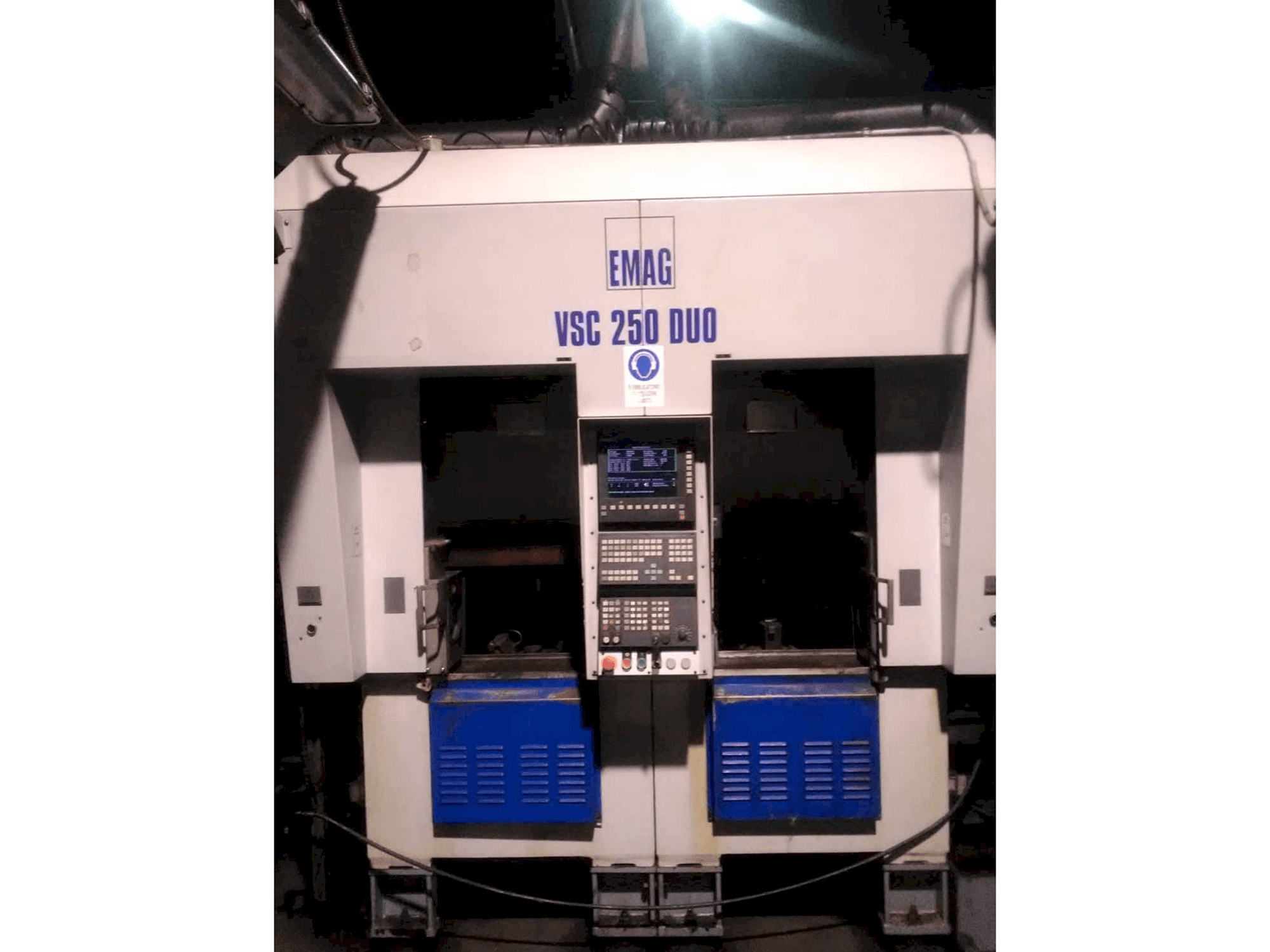 Prikaz stroja EMAG VSC 250 Duo sprijeda