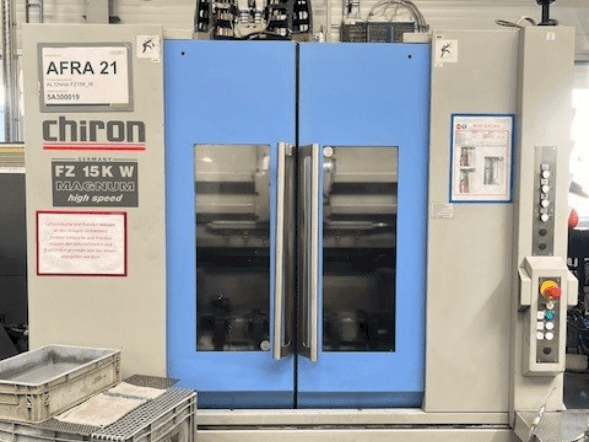 Prikaz stroja CHIRON FZ 15 KWM HS sprijeda