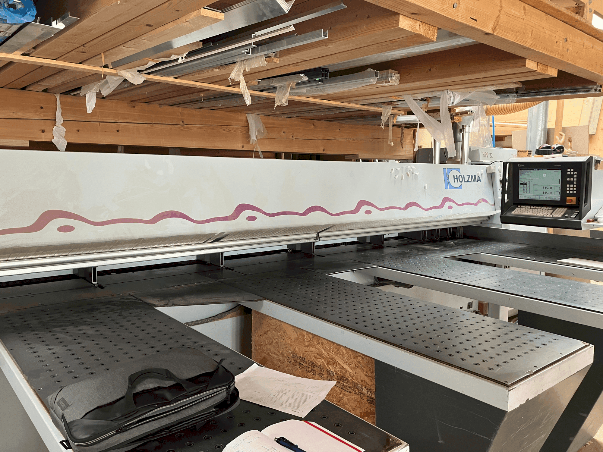 Prikaz stroja HOLZMA HPP 82/43 sprijeda