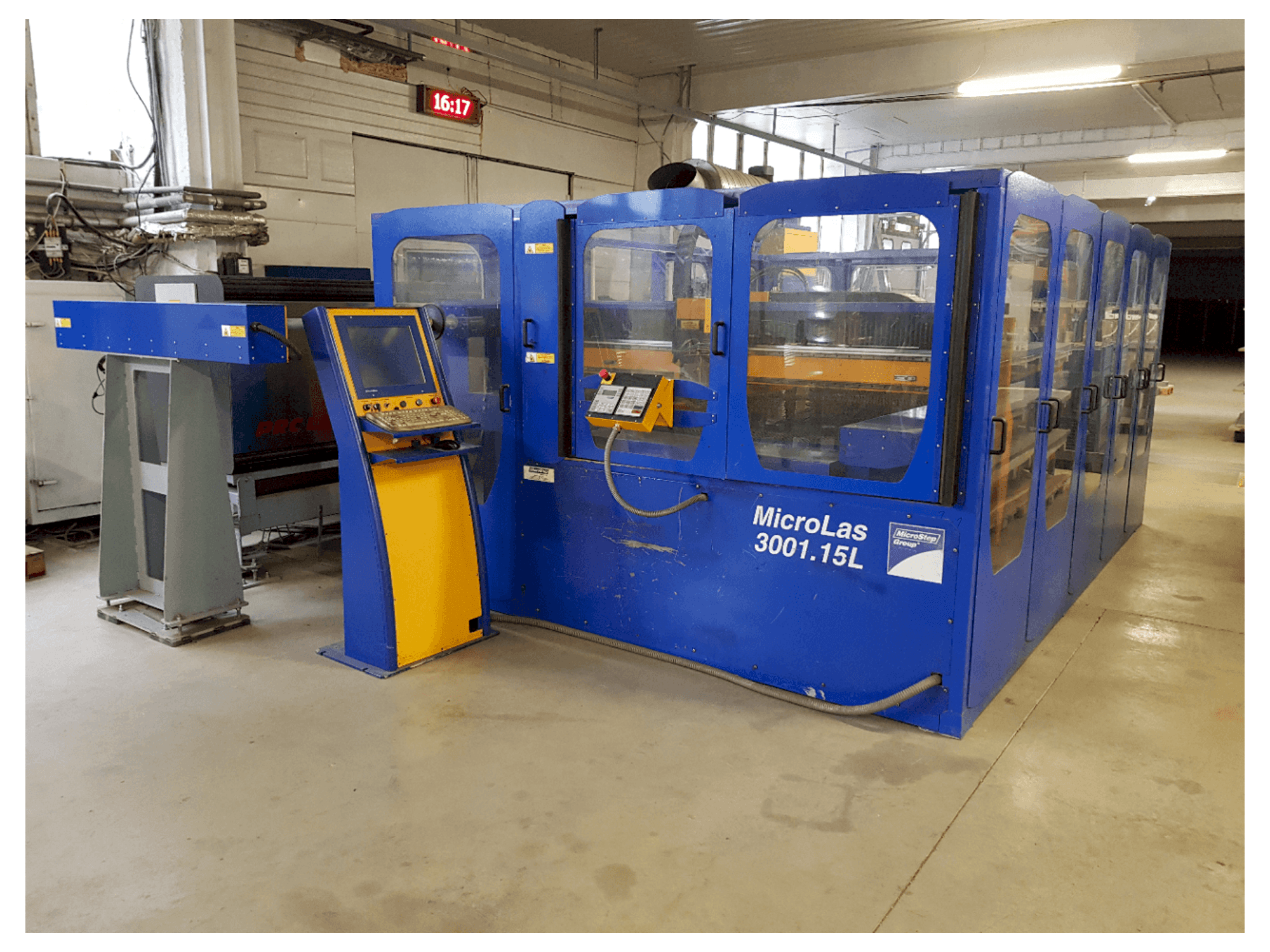 Prikaz stroja MicroStep MicroLas 3001.15L sprijeda