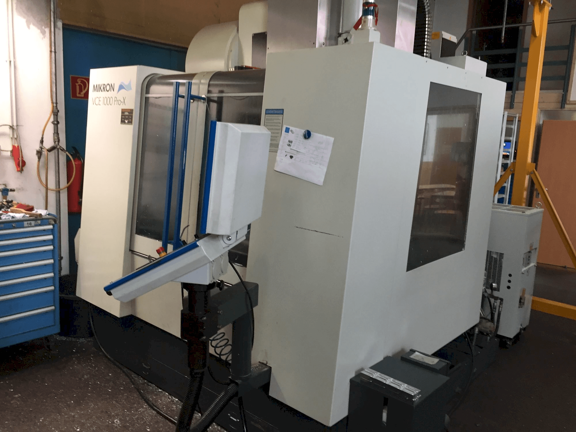 Prikaz stroja MIKRON VCE 1000 Pro-X sprijeda