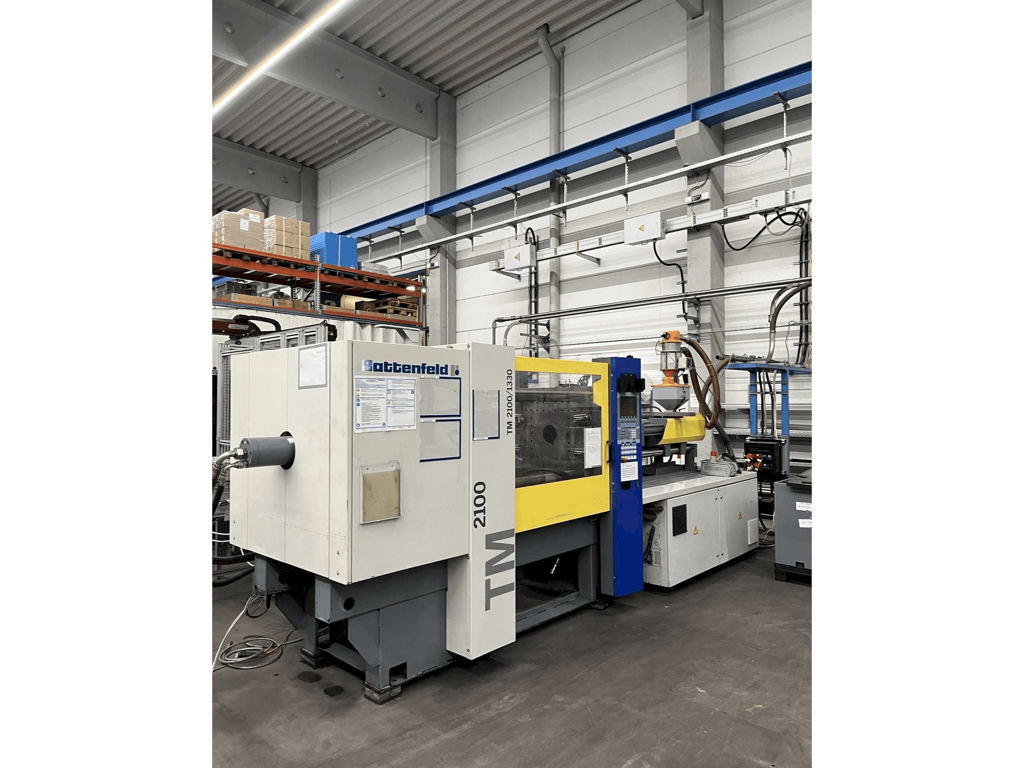 Prikaz stroja Battenfeld TM2100/1300 sprijeda