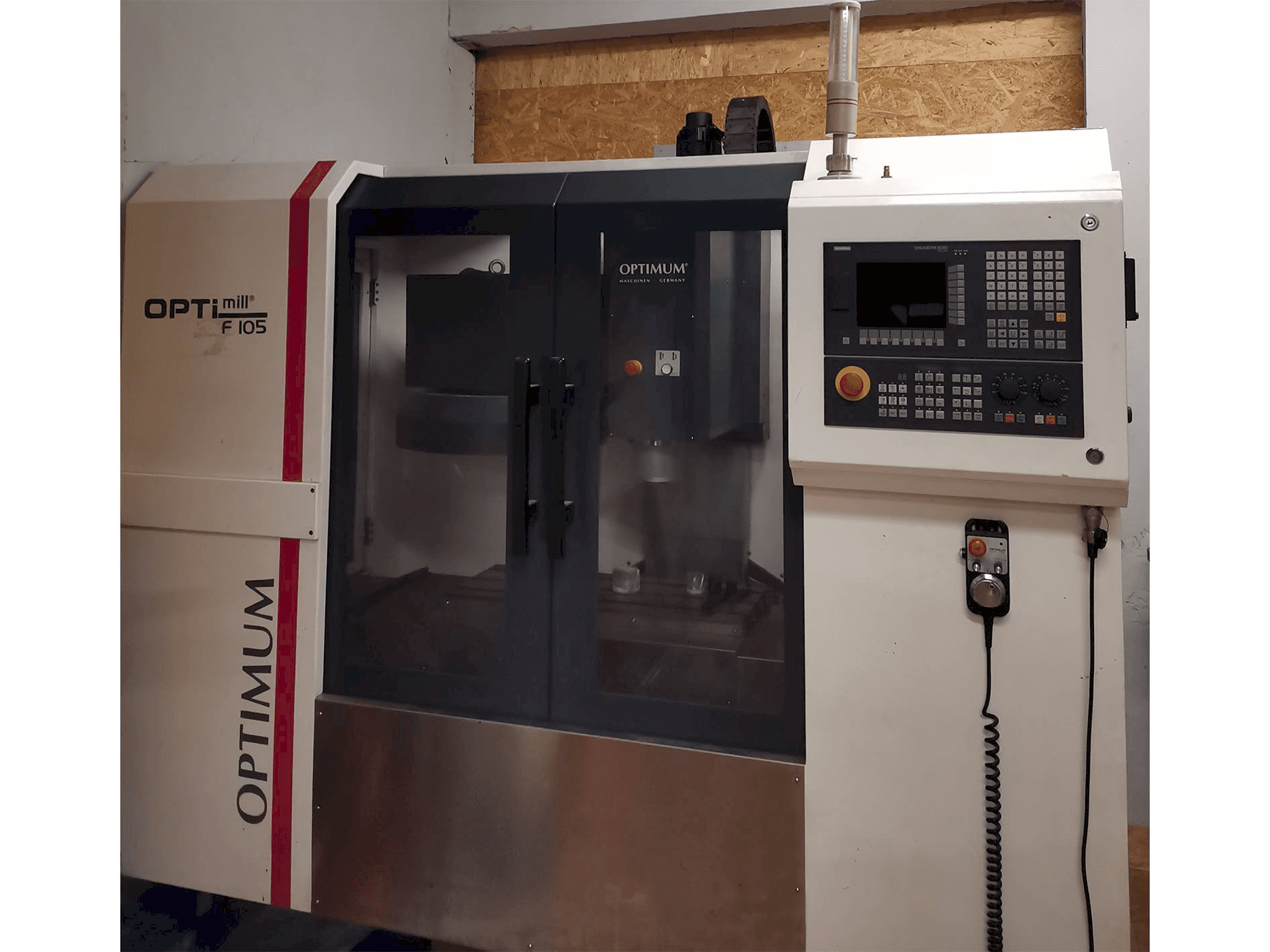 Prikaz stroja Optimum F105 sprijeda