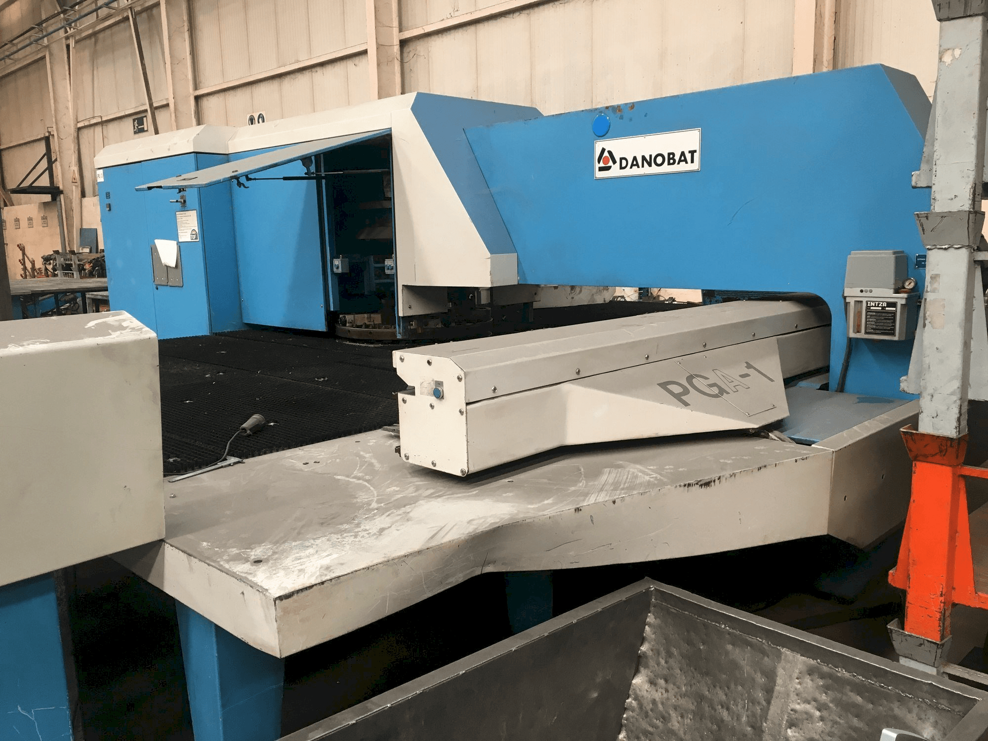 Prikaz stroja DANOBAT PGA-1 sprijeda