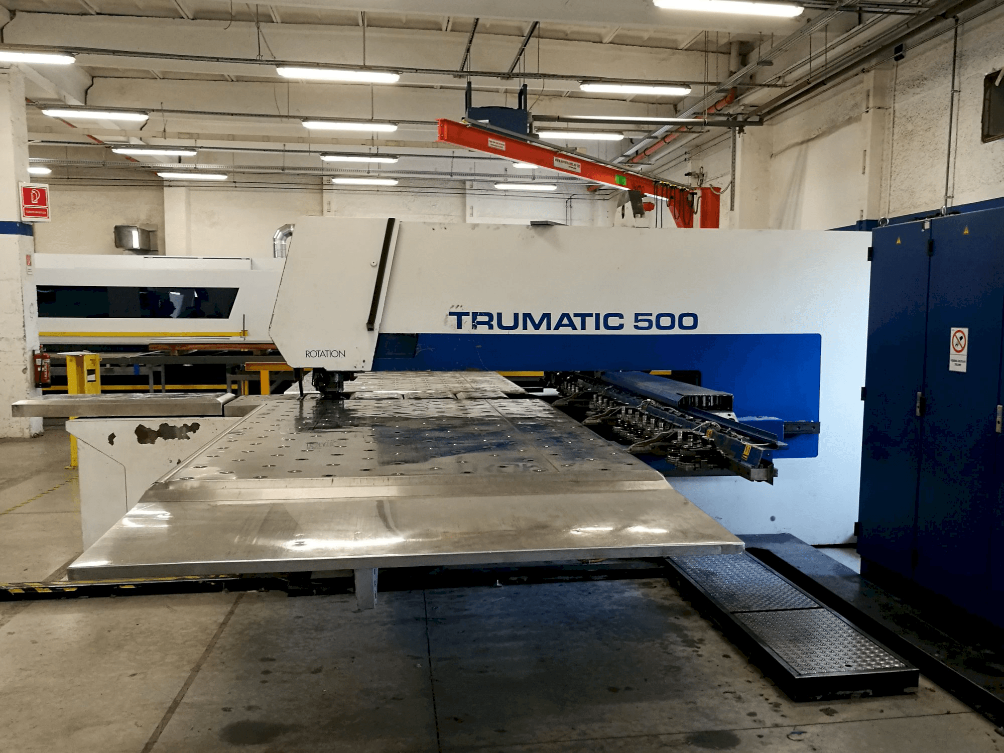 Prikaz lijeve strane stroja Trumpf Trumatic 500 R