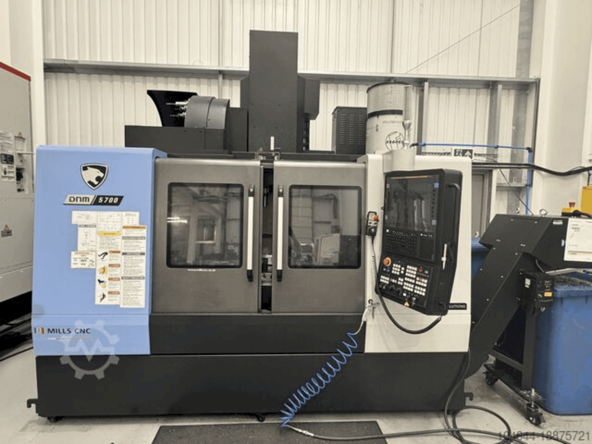Prikaz stroja DOOSAN DNM 5700 sprijeda