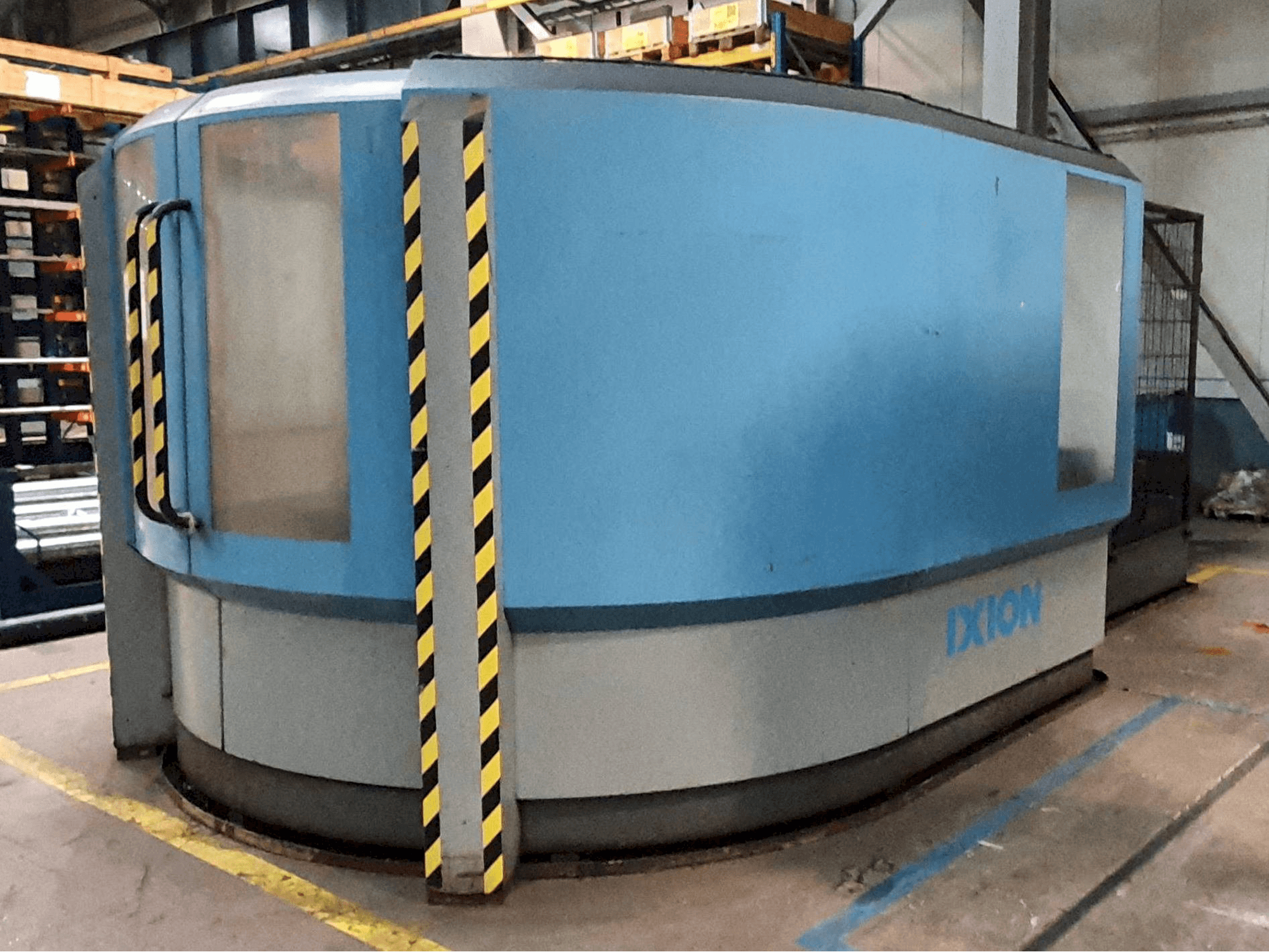 Prikaz stroja IXION TL1004 sprijeda